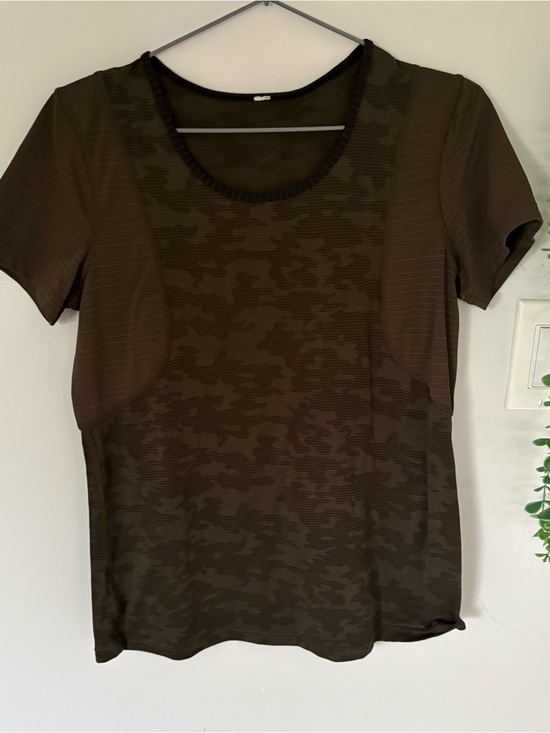 lululemon athletica Tops - Lululemon Camo Short Sleeve Activewear Top | Dark Olive Green Camouflage Size 8